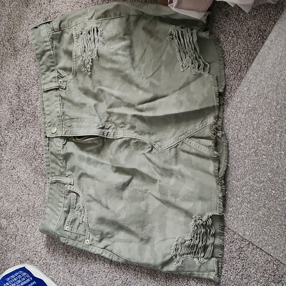 Camo mini skirt